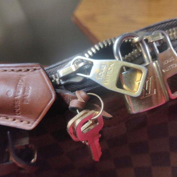 Auth Louis Vuitton Belmont Damier Ebene - Picture 9 of 14